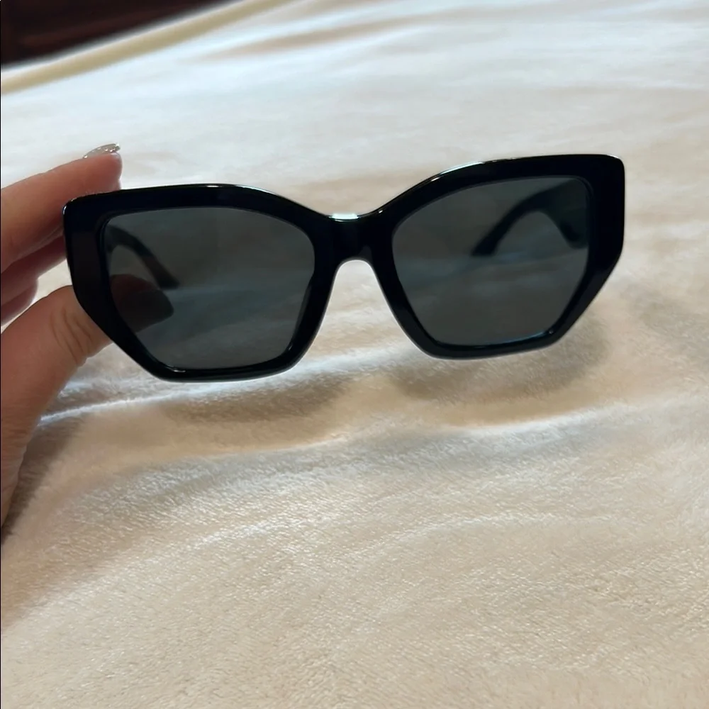 Tory Burch Black Cat-Eye Sunglasses with Gold Logo